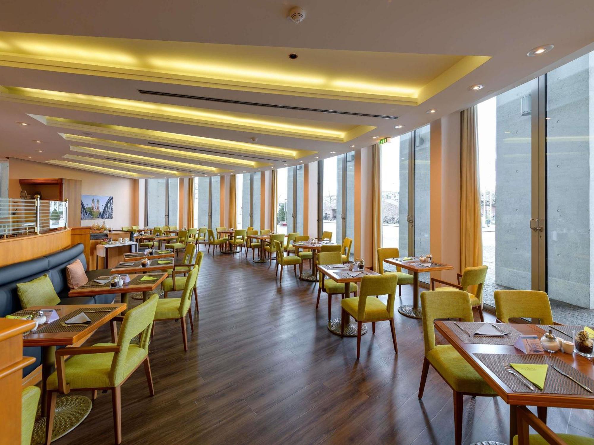 Novotel Freiburg Am Konzerthaus Ngoại thất bức ảnh